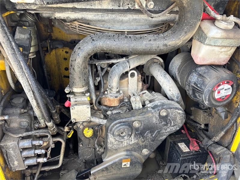 Wacker Neuson ST31 Skid steer mini nakladalci