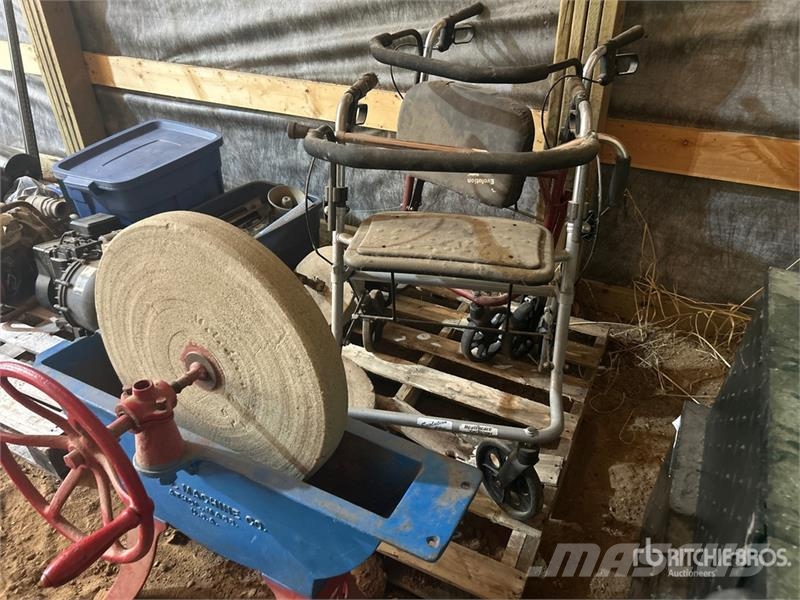 Walker & Sharpening Stone Muud osad