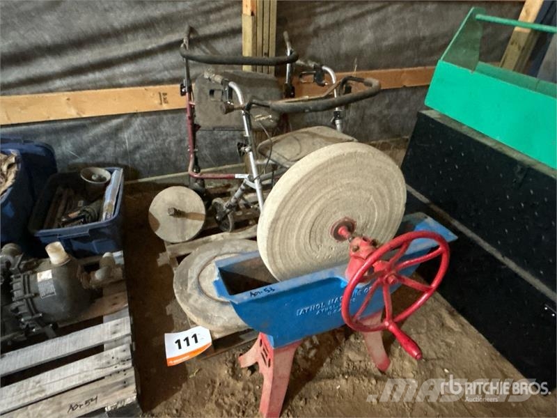 Walker & Sharpening Stone Muud osad