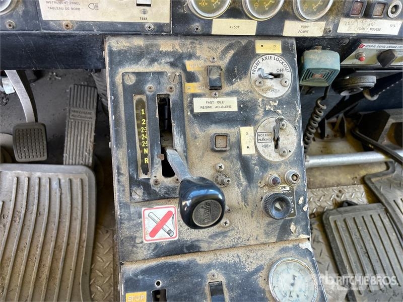 Waltek C-4500 4x4 Fire Truck (Inoperable) 消防车