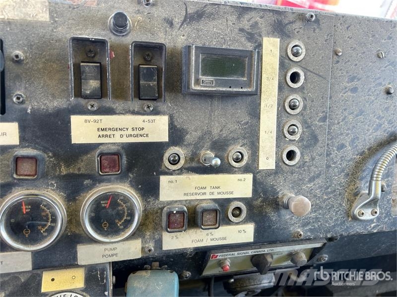 Waltek C-4500 4x4 Fire Truck (Inoperable) 消防车