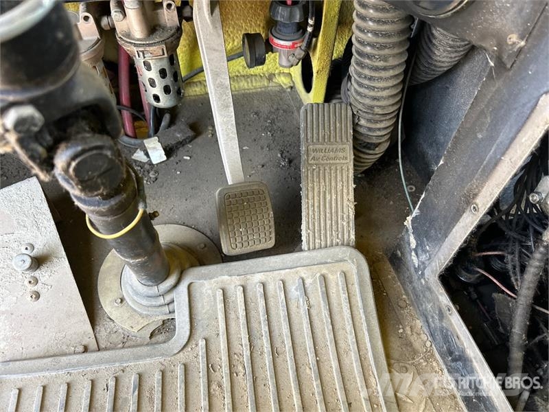 Waltek C-4500 4x4 Fire Truck (Inoperable) 消防车