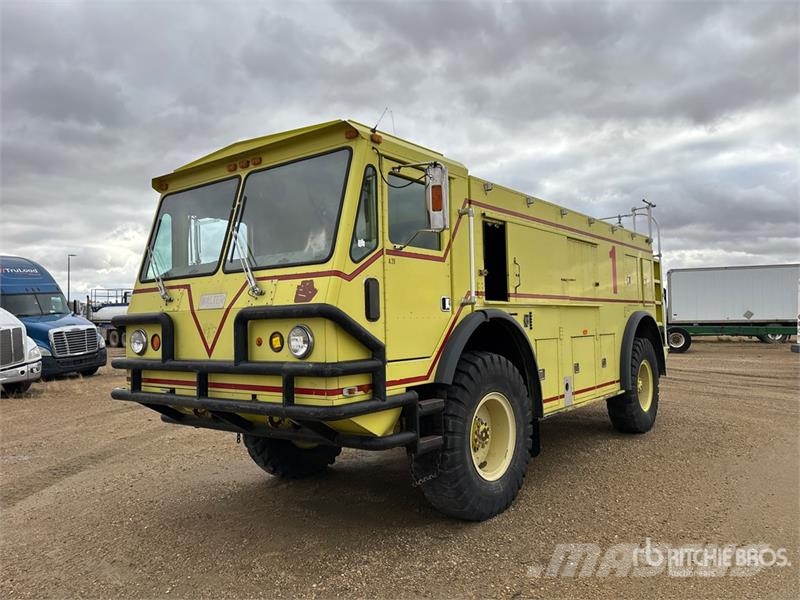 Waltek C-4500 4x4 Fire Truck (Inoperable) شاحنات حريق