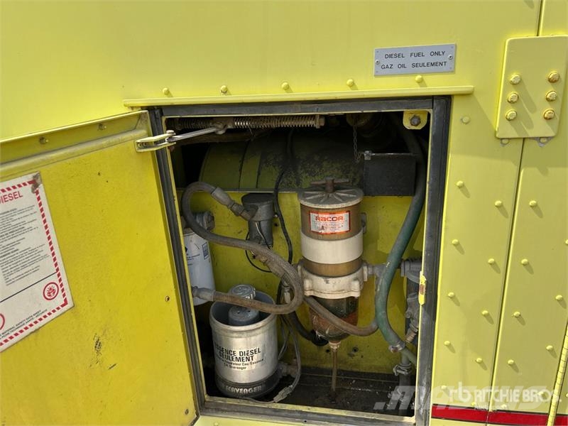 Waltek C-4500 4x4 Fire Truck (Inoperable) 消防车
