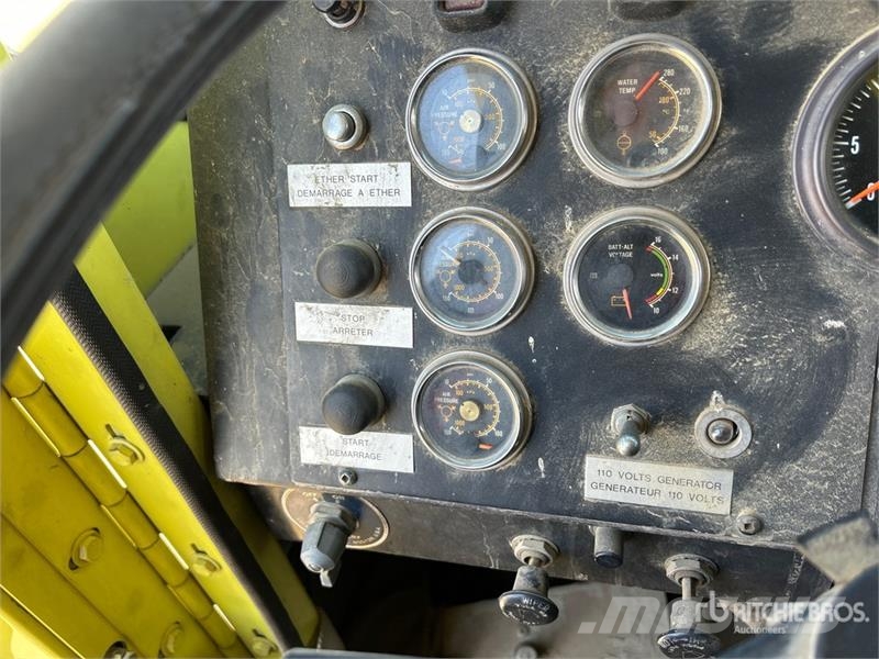 Waltek C-4500 4x4 Fire Truck (Inoperable) 消防车