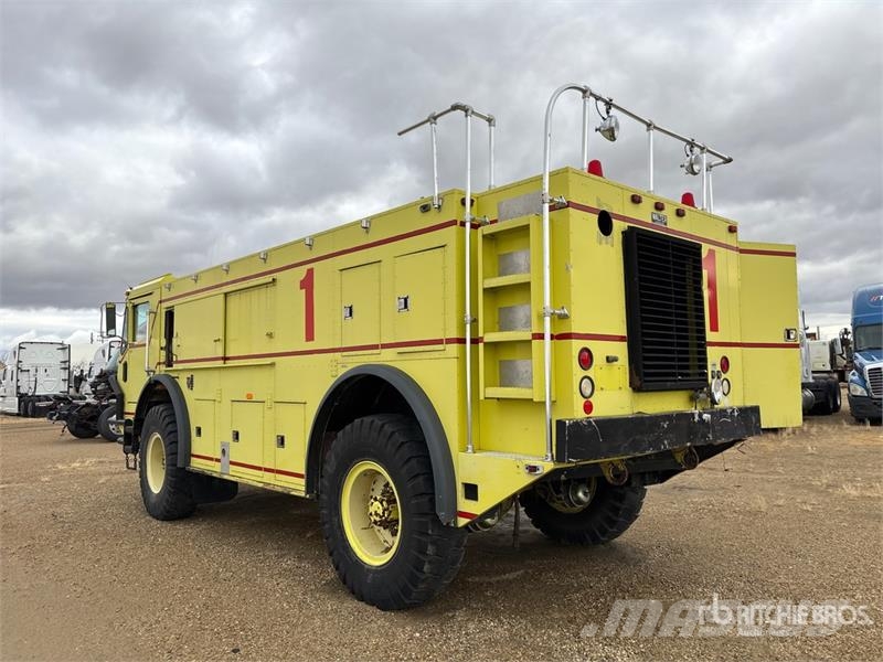 Waltek C-4500 4x4 Fire Truck (Inoperable) شاحنات حريق