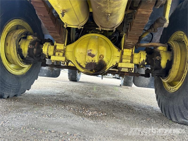Waltek C-4500 4x4 Fire Truck (Inoperable) 消防车