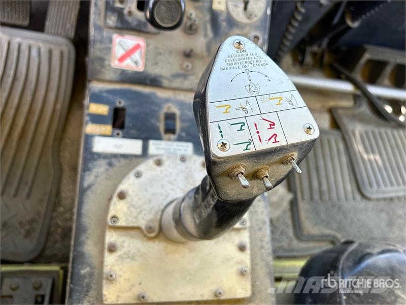 Waltek C-4500 4x4 Fire Truck (Inoperable) 消防车