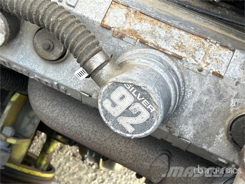 Waltek C-4500 4x4 Fire Truck (Inoperable) 消防车