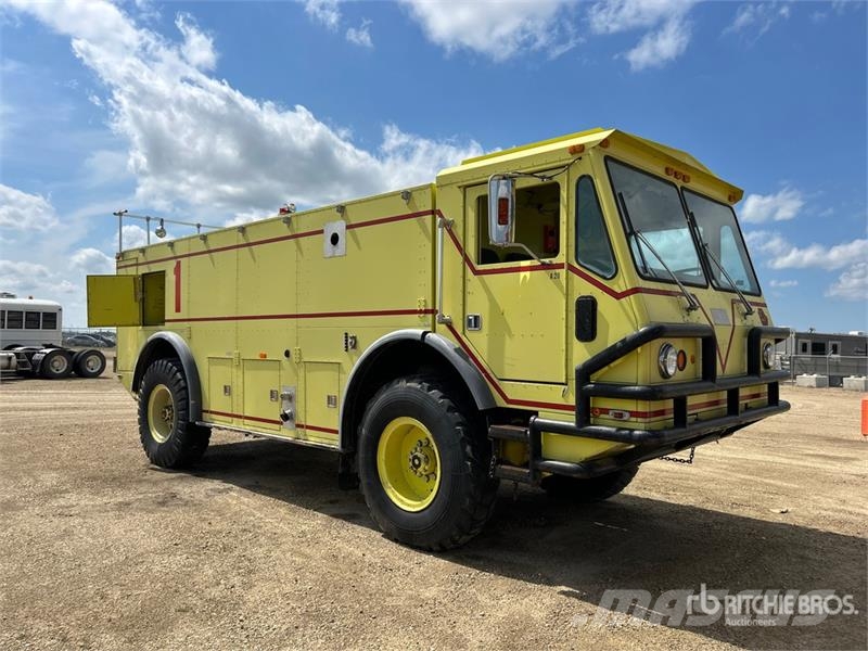 Waltek C-4500 4x4 Fire Truck (Inoperable) 消防车