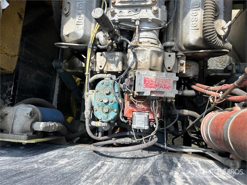 Waltek C-4500 4x4 Fire Truck (Inoperable) 消防车