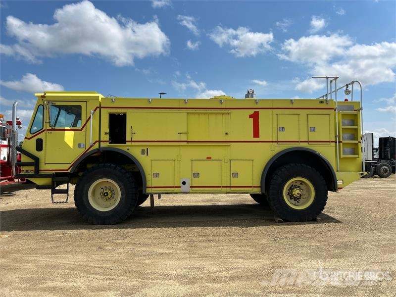 Waltek C-4500 4x4 Fire Truck (Inoperable) 消防车