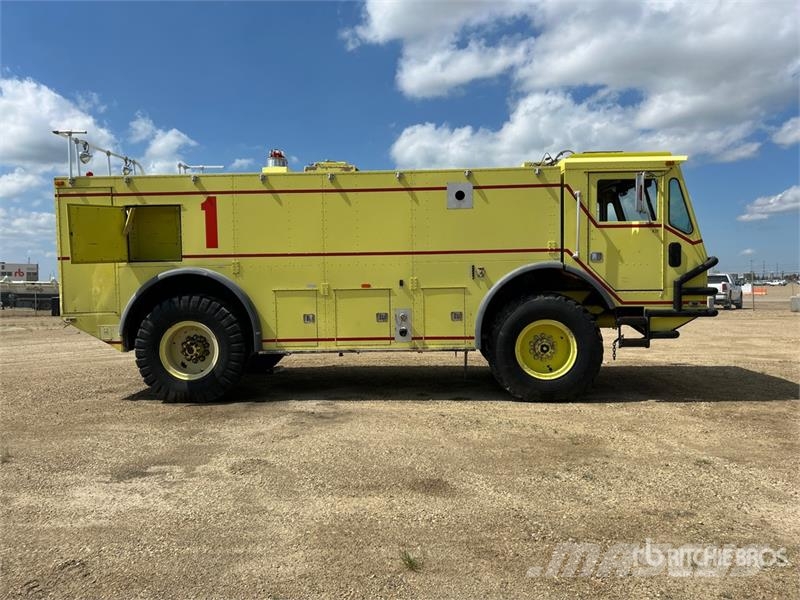 Waltek C-4500 4x4 Fire Truck (Inoperable) 消防车