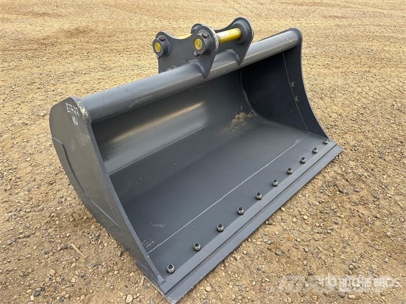 Warrior WBMCC7-1500 59 in Cleanup Excavator Bucket - Fits Cucharones