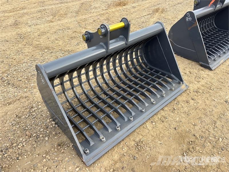 Warrior WBMCS5-1320 52 in Skeleton Cleanup Excavator Bucke Cucharones