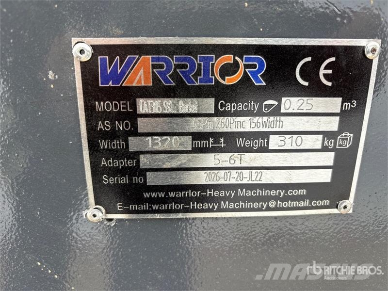 Warrior WBMCS5-1320 52 in Skeleton Cleanup Excavator Bucke Cucharones