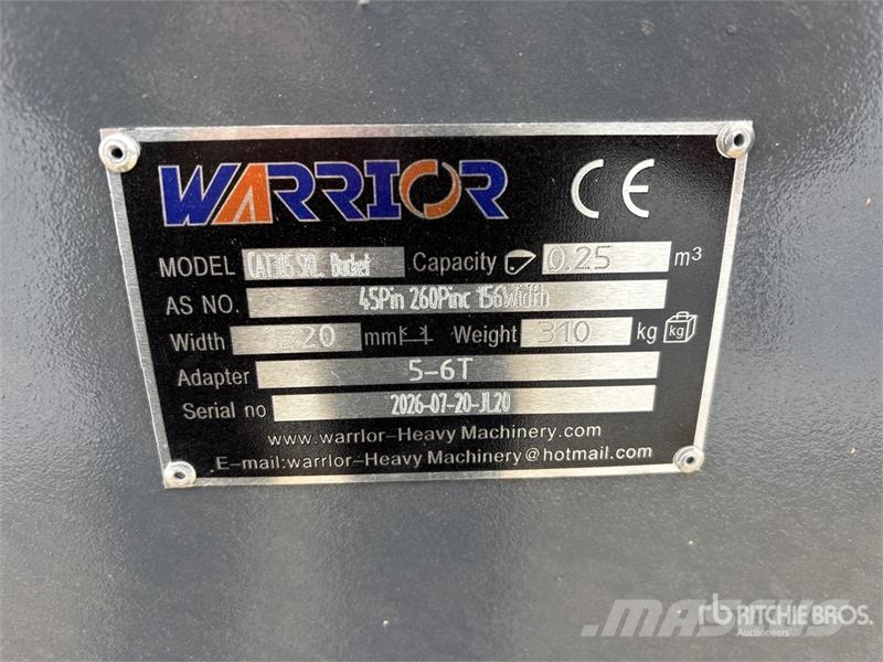 Warrior WBMCS5-1320 52 in Skeleton Cleanup Excavator Bucke Cucharones