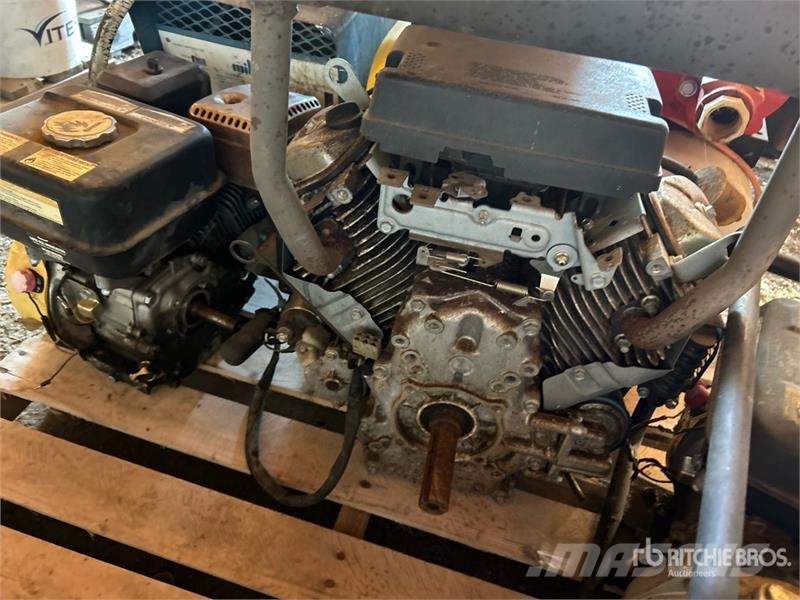 Water Pump, Gas Engine, Generator, Welder & Poly C Kiti naudoti statybos komponentai
