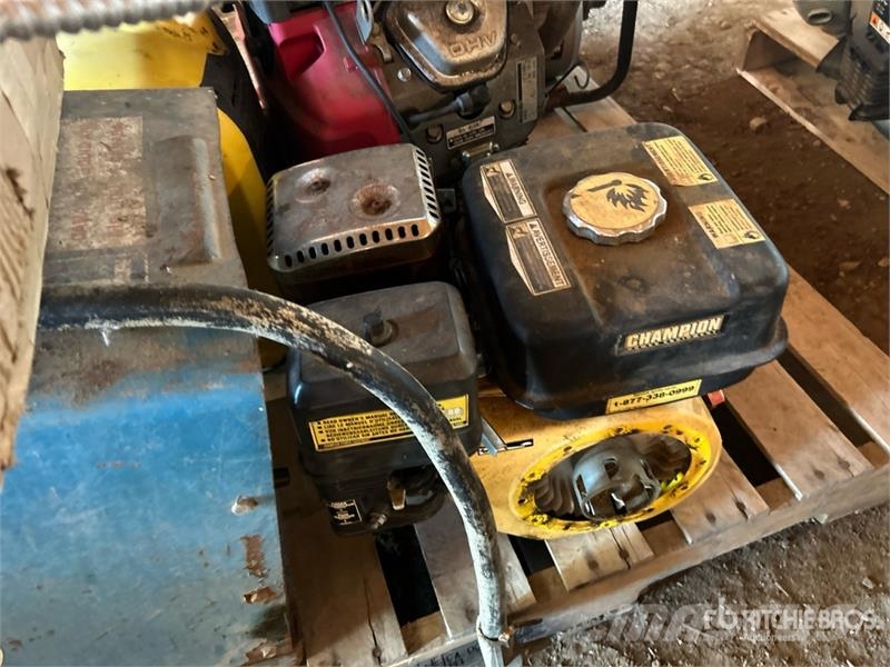 Water Pump, Gas Engine, Generator, Welder & Poly C Kiti naudoti statybos komponentai