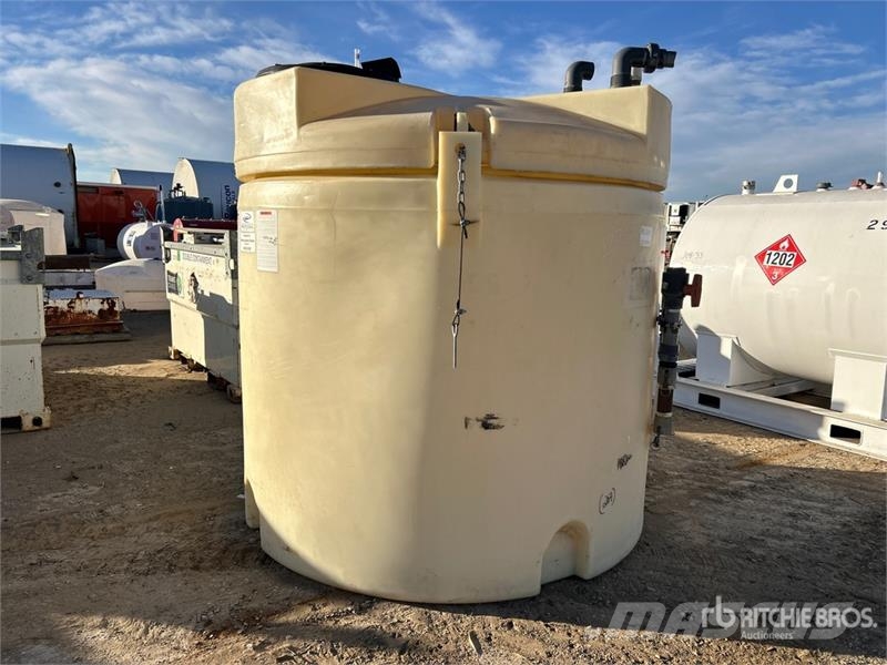 Water Tank Паливні та присадочні баки