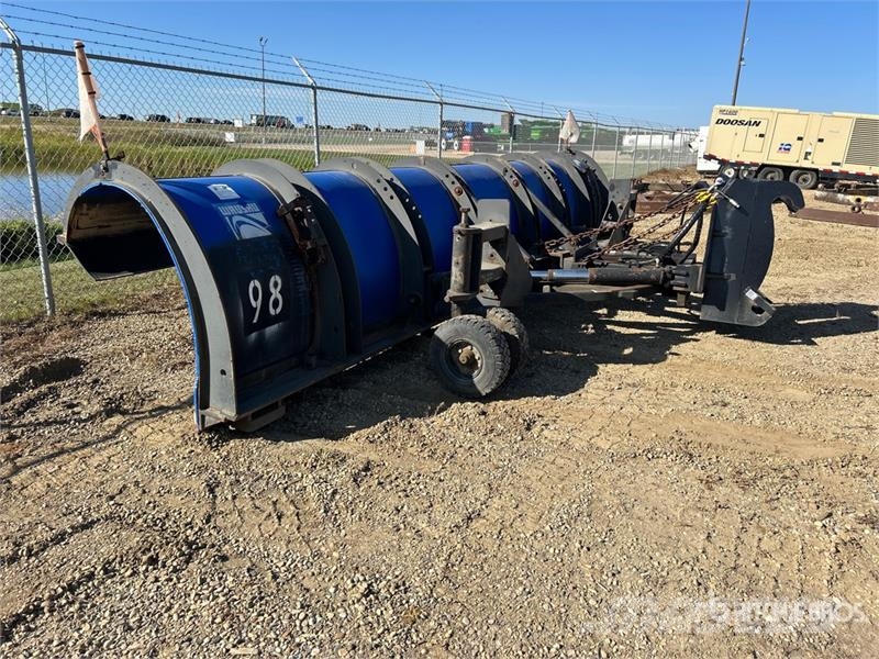  Wausau 22 ft 2 Way Snow Plow حراثات ونصول الجليد