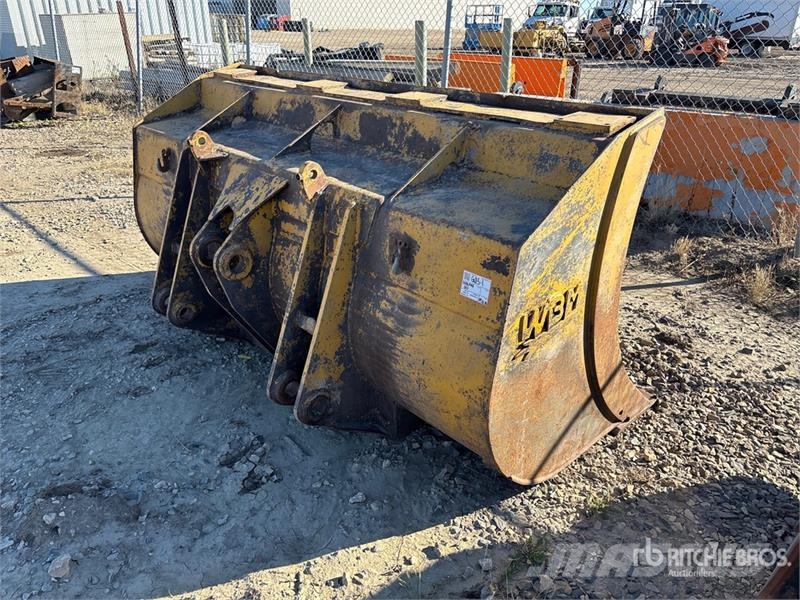WBM 100 in 2.75 cyd Wheel Loader Bucket - Fits John De Skovle
