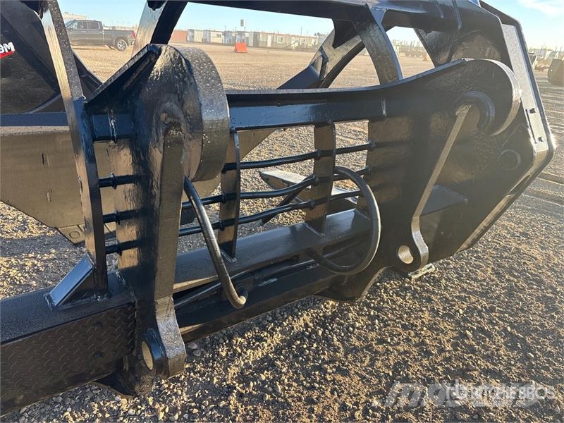 WBM 108 in Log Pipe Wheel Loader Grapple - Fits John D خطاطيف