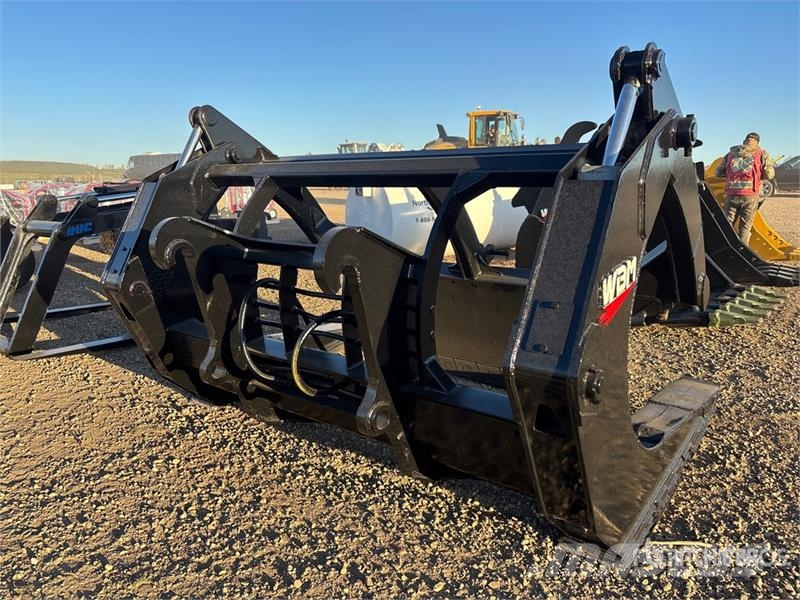 WBM 108 in Log Pipe Wheel Loader Grapple - Fits John D خطاطيف