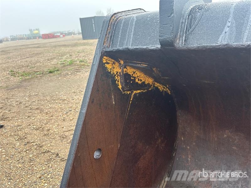 WBM 250 42 in Digging Excavator Bucket دلاء
