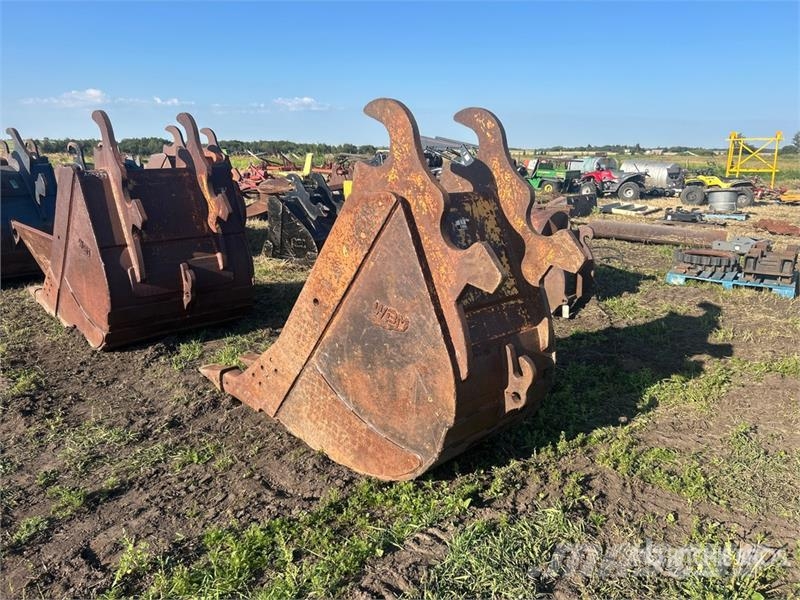 WBM 30 in Digging 4-tooth Heavy Duty Digging Bucket Ex Buckets