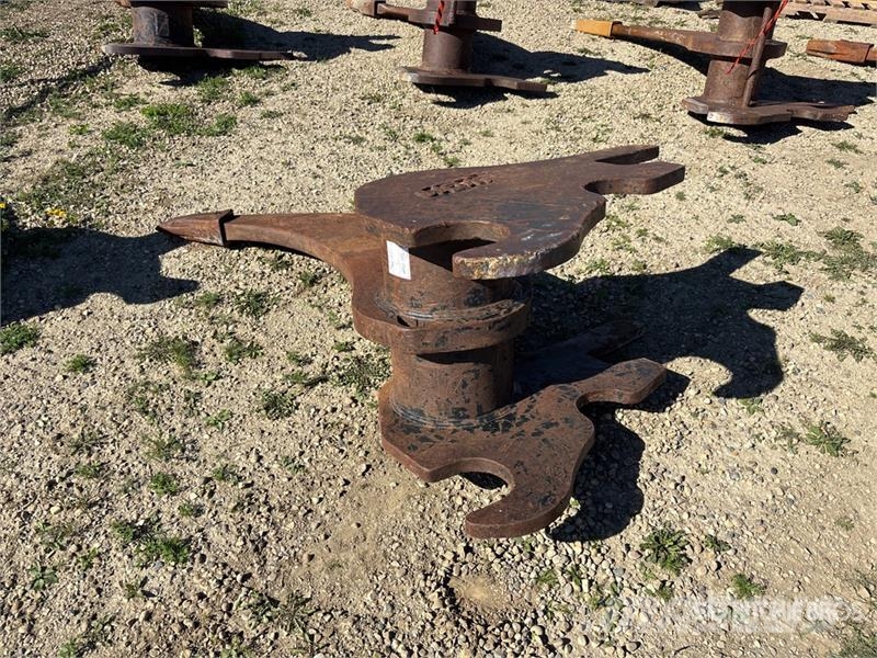 WBM 48 in Q/C Excavator Ripper - Fits 270 Series Rahljalniki