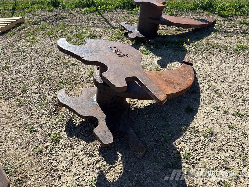 WBM 48 in Q/C Excavator Ripper - Fits 270 Series Rahljalniki
