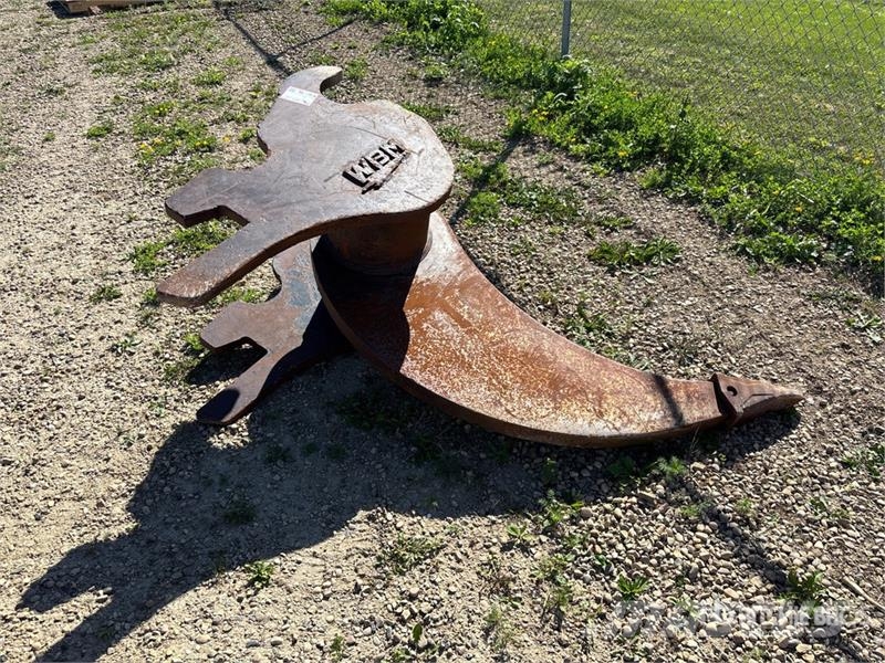 WBM 48 in Q/C Excavator Ripper - Fits 270 Series Rahljalniki