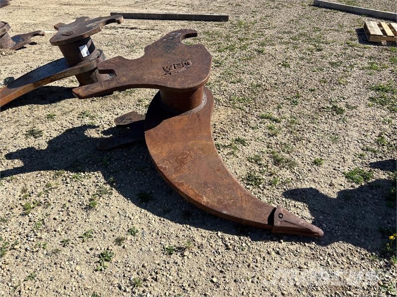 WBM 48 in Q/C Excavator Ripper - Fits 270 Series Rahljalniki
