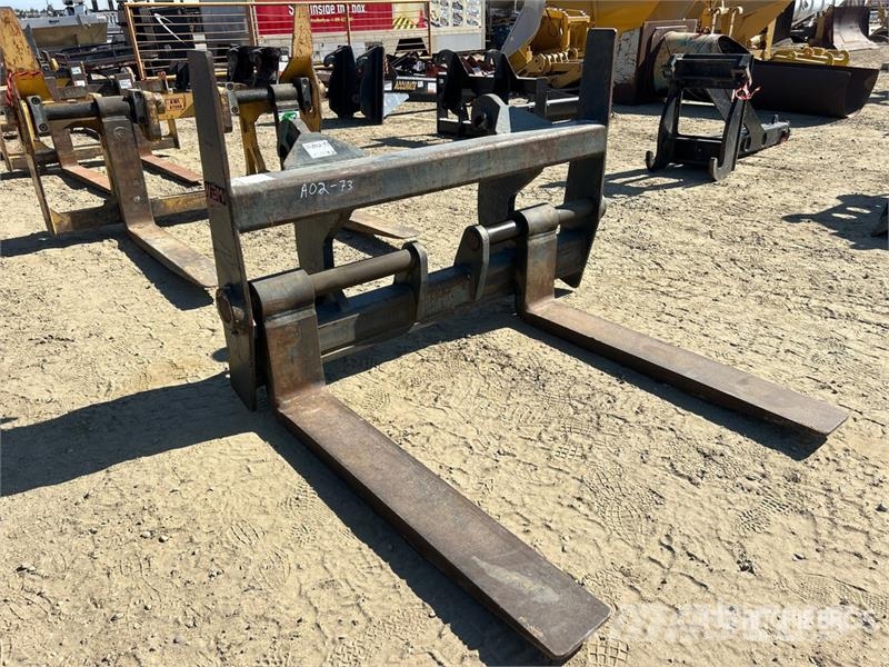 WBM 54 in Q/C Wheel Loader Forks - Fits 2015 Case 821F شوكات