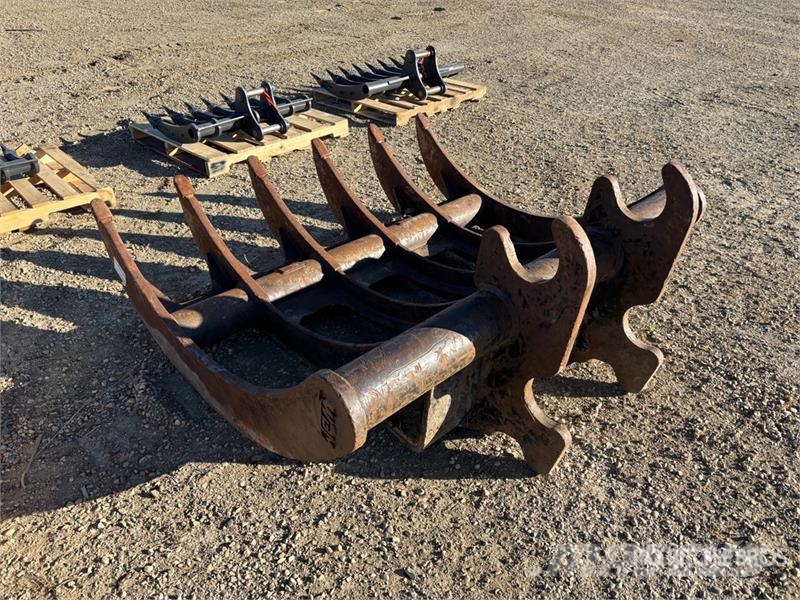 WBM 72 in Excavator Rake Schudders