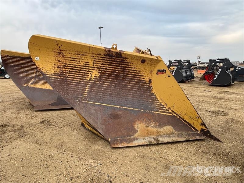 WBM 8 ft 8 in V Plow - Fits Cat 140G Övriga