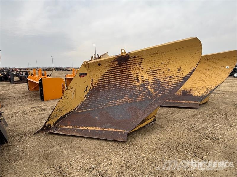 WBM 8 ft 8 in V Plow - Fits Cat 140G Övriga
