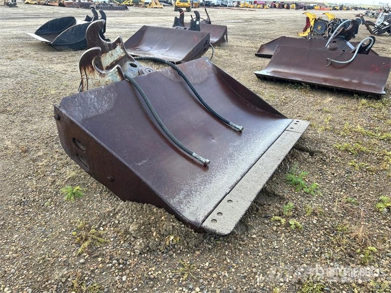 WBM 84 in Excavator Chuck Blade - Fits 300 Series Klinger
