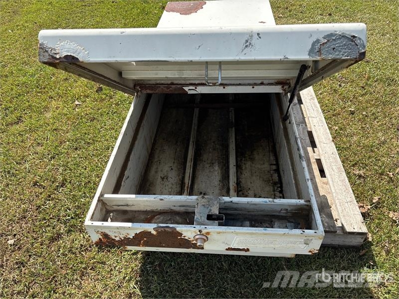Weather Guard Truck Tool Box Строителство - Други