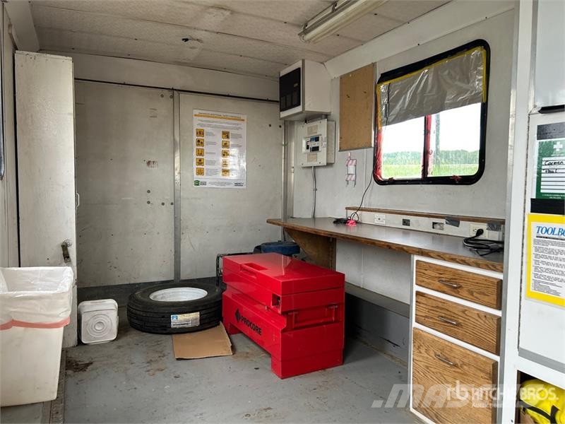 Wells Cargo 16 ft T/A Office Enclosed Trailer Gesloten opbouw trailers