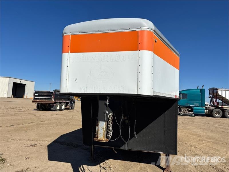 Wells Cargo 28 ft T/A Enclosed Trailer Dobozos pótkocsik