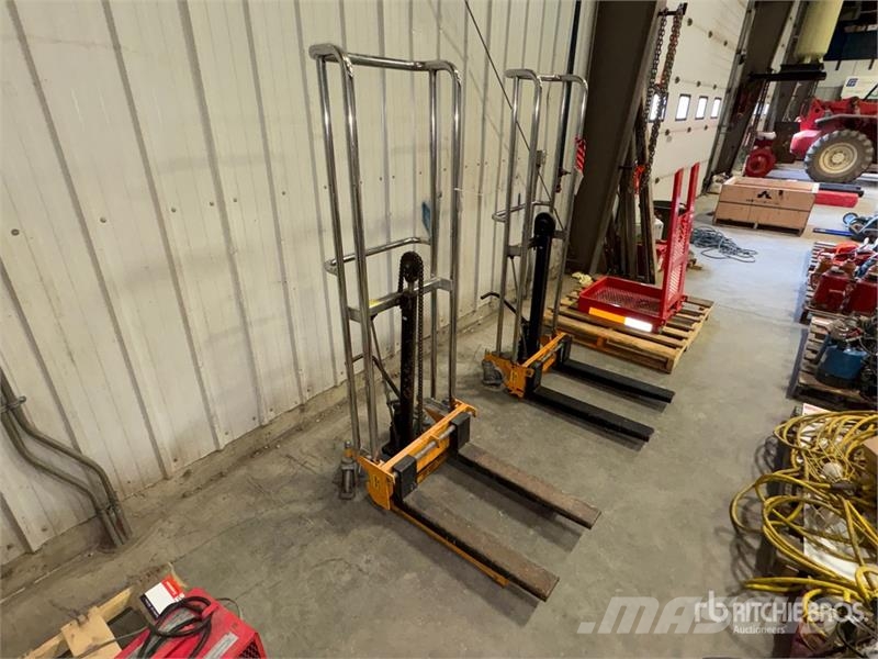 Wesco Manual 880 lbs Stacker مكونات أخرى