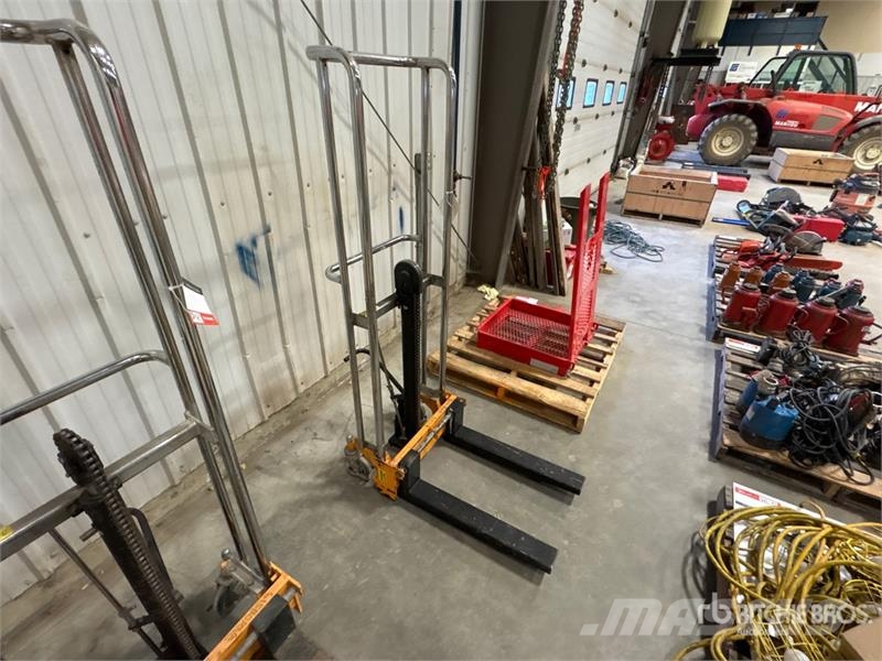 Wesco Manual 880 lbs Stacker مكونات أخرى