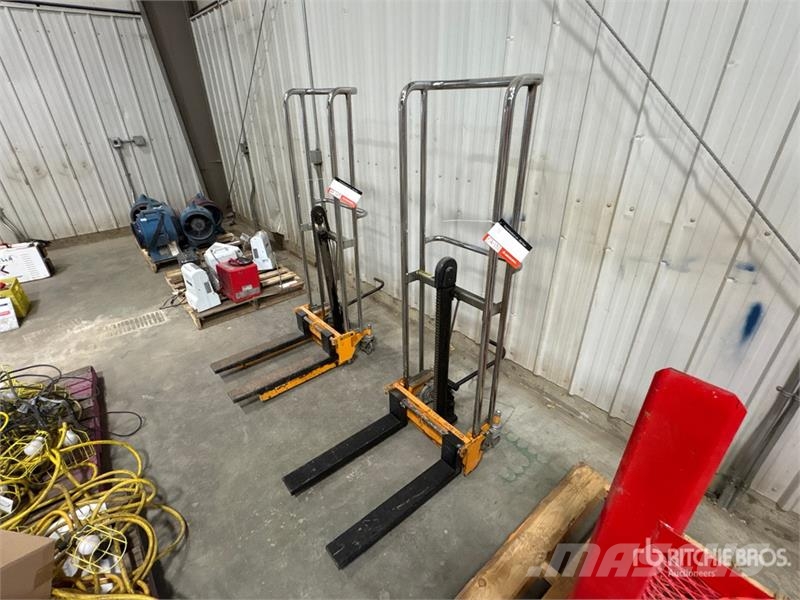 Wesco Manual 880 lbs Stacker مكونات أخرى