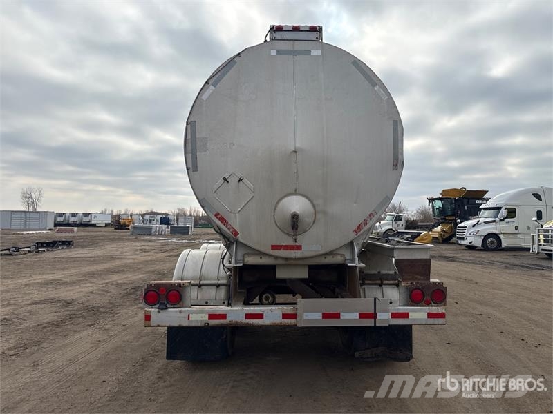  Westank T/A Pup Asphalt Pup Tanker Trailer مقطورات ذات صهاريج