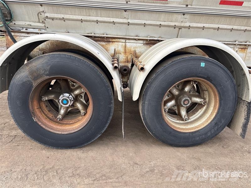  Westank T/A Pup Asphalt Pup Tanker Trailer مقطورات ذات صهاريج