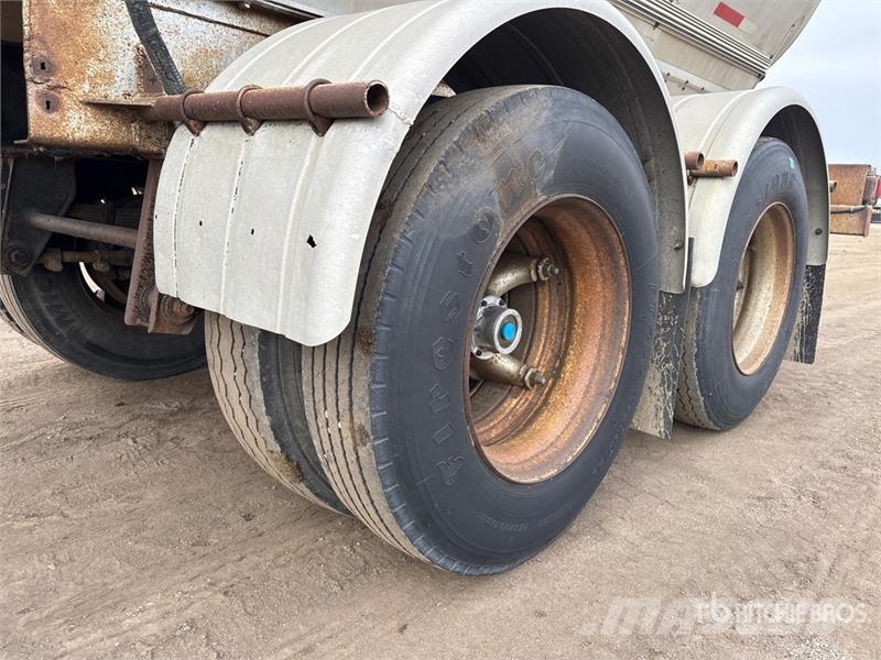  Westank T/A Pup Asphalt Pup Tanker Trailer مقطورات ذات صهاريج