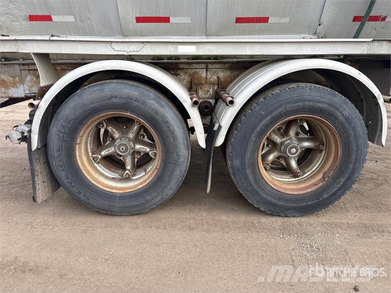  Westank T/A Pup Asphalt Pup Tanker Trailer مقطورات ذات صهاريج