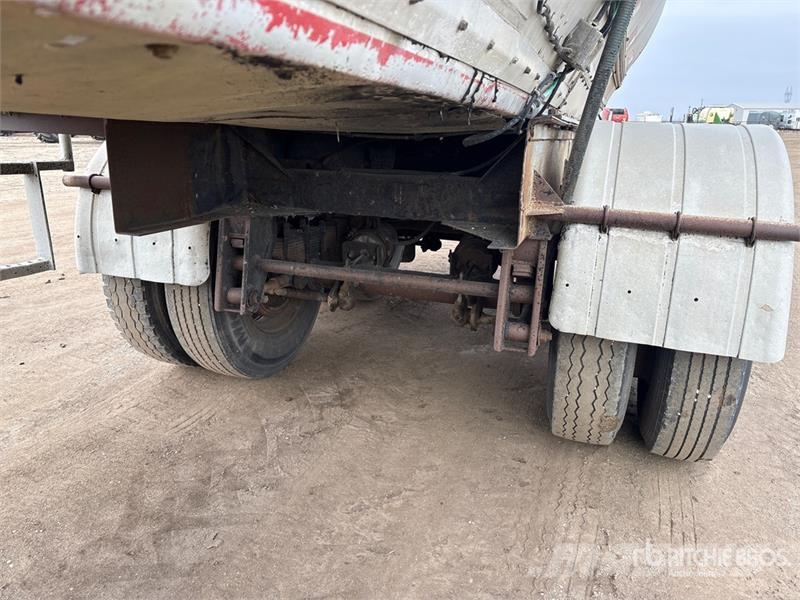  Westank T/A Pup Asphalt Pup Tanker Trailer مقطورات ذات صهاريج